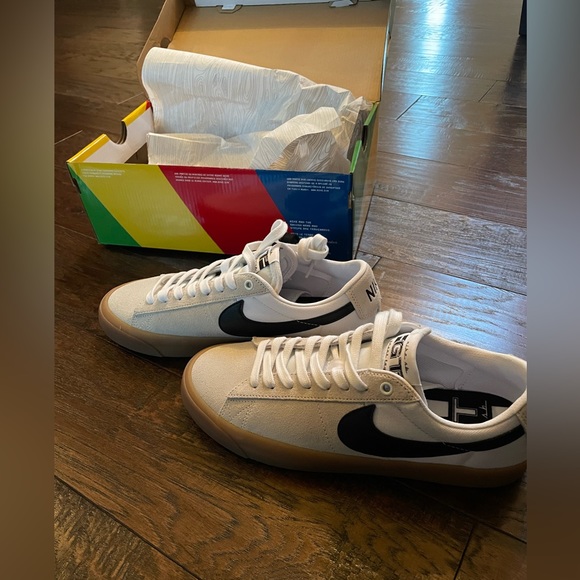 NIB Nike zoom blazer low pro - runs large - Picture 2 of 6